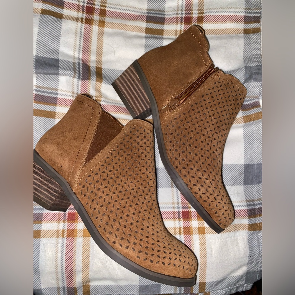 Market & Spruce Qwin pull on bootie sz6 brown booties . Never worn